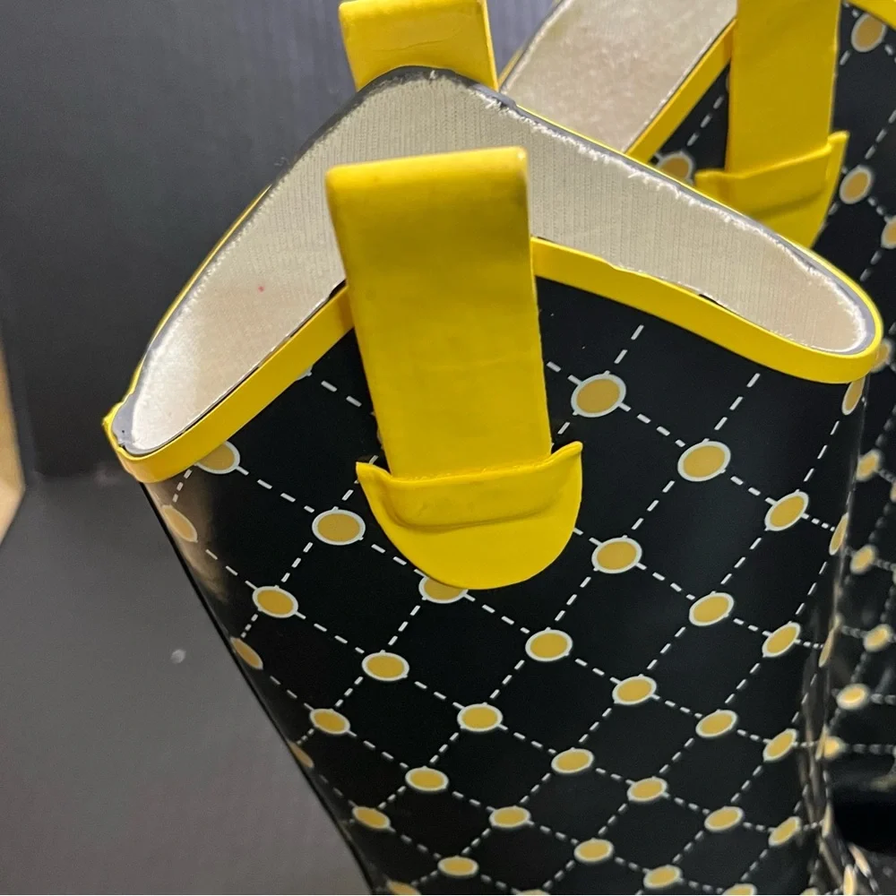 STADIUM STOMPERS Women’s Rubber Rain Cowboy Style Boots Black and Yellow Size 7
